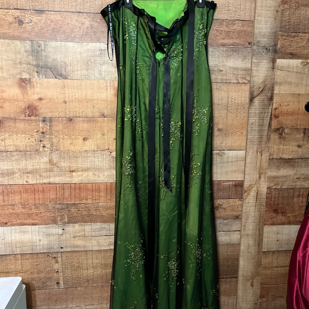 Zum Zum size 12 strapless maxi (black straps added to tie around neck option)